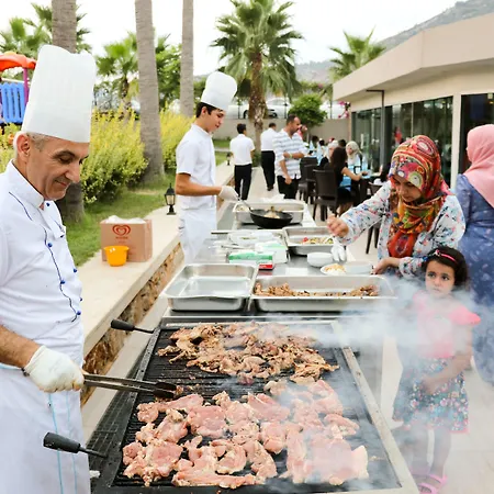 Ξενοδοχείο Grand Akca 4*