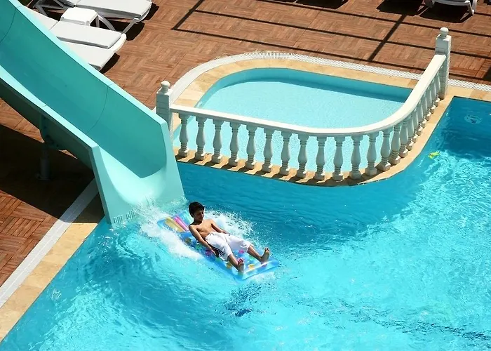 Отель Grand Akca