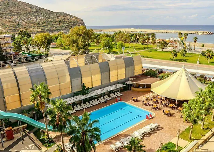 Grand Akca Отель