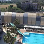 Hotel Grand Akca